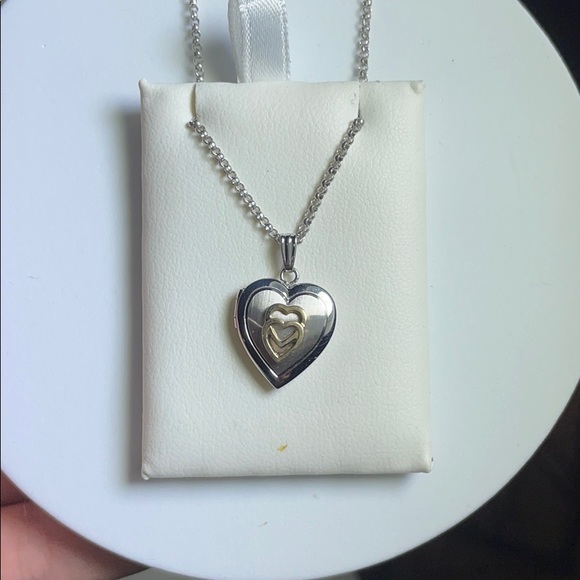 Marathon Sterling Silver heart locket - Picture 1 of 3